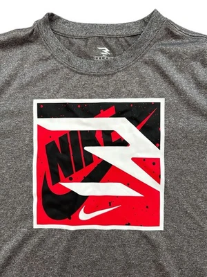 Camiseta Nike 3 Marca Jóvenes Niños Talla Grande 12-13 Años Gris Mangas Cortas Foto 1 de 4
