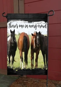 There's One in Every Crowd Gartenfahne * doppelseitig ** Top Qualität - Bild 1 von 1