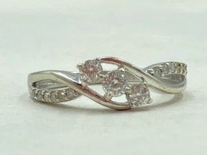 Anillo de moda de diamantes para dama 15 diamantes .30 quilates T.W. Oro Blanco 10K (EL1101165) - Imagen 1 de 6