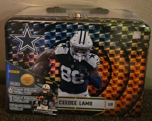 CeeDee Lamb 2025 Panini Revolution Trading Cards Lunch Box Tin Factory Sealed - Bild 1 von 2