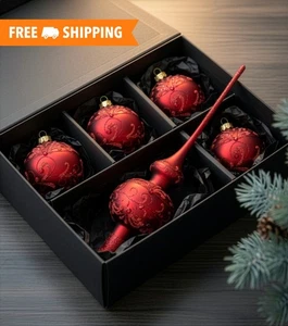 Classic Christmas Red Finial With Baubles Set - Picture 1 of 10