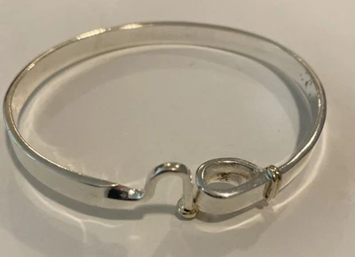 Brazalete Tiffany & Co. Plata de Ley 925 Gancho y Ojo Foto 1 de 4