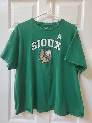 47 North Dakota Fighting Sioux #7 A OSHIE Verde XXL 2XL Camiseta Foto 1 de 4