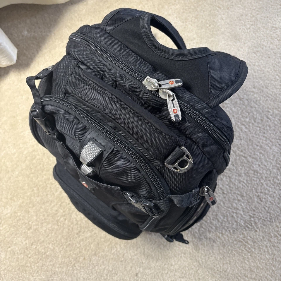 Mochila para Laptop Wenger SWISS GEAR Airflow Negra Ejército Suizo Excelente Estado  Foto 1 de 4