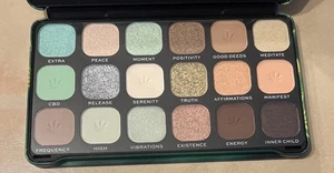 Makeup Revolution - Paleta de sombras de ojos CHILLED VIBES Forever Flawless 🌸🌟💓 - Imagen 1 de 6