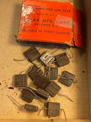 Caja de 13 Condensadores Solares .008 uf Mica "Domino" 8000 pf NOS De Colección ¡PRUEBA BUENA! Foto 1 de 4