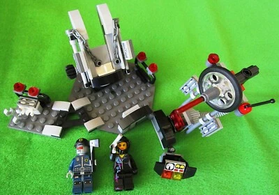 LEGO 70801 THE LEGO MOVIE MELTING ROOM BLDG SET W/WYLDSTYLE & ROBO SWAT MINIFIGS - Image 1 of 4