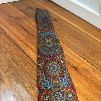 AQUASCUTUM 100% Silk Tie England Paisley Red, Blue, Gold Vintage Foto 1 de 4