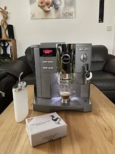 Jura Impressa S9 Avantgarde Kaffeevollautomat mit Profi-Auto- Cappuccinatore - Bild 1 von 10