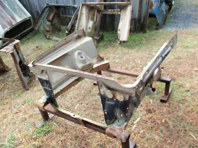 Dodge Plymouth 1962-1965 carrocería B unibody delantero "clip": se adapta a Polara, 330, 440, Sav Foto 1 de 4