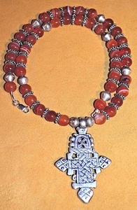 Collar colgante de cruz de metal cristiano etíope piedra de cornalina y cuentas de metal - - Imagen 1 de 2