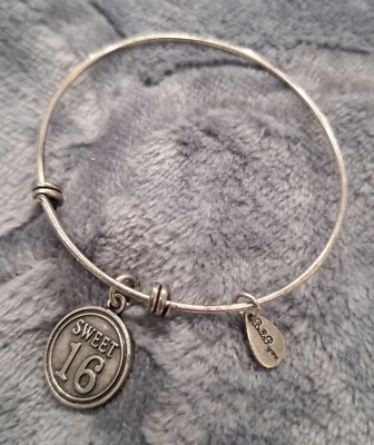 Brazalete Brazalete Alambre Expandible Tono Plata 16 Bella Ryann Dulce - Excelente... Foto 1 de 2