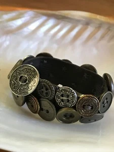 Estate Handmade Antique Goldtone Silvertone Bronze Metal Button Stretch Bracelet - Picture 1 of 6