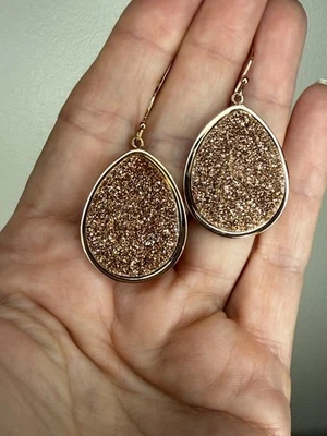 Brincos de aço inoxidável genuínos drusy cor rosa bonito superfície lisa de pera - Imagem 1 de 4