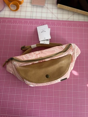 Riñonera Roxy Melocotón Con Cuero Ajustable Nueva Con Etiquetas Foto 1 de 4