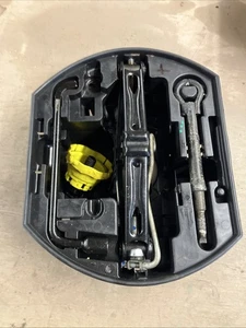 ORIGINAL PEUGEOT 207 308 2008 3008 CITROEN C3 C4 WERKZEUGSATZ WAGENHEBER KASTEN RESERVERAD - Bild 1 von 5