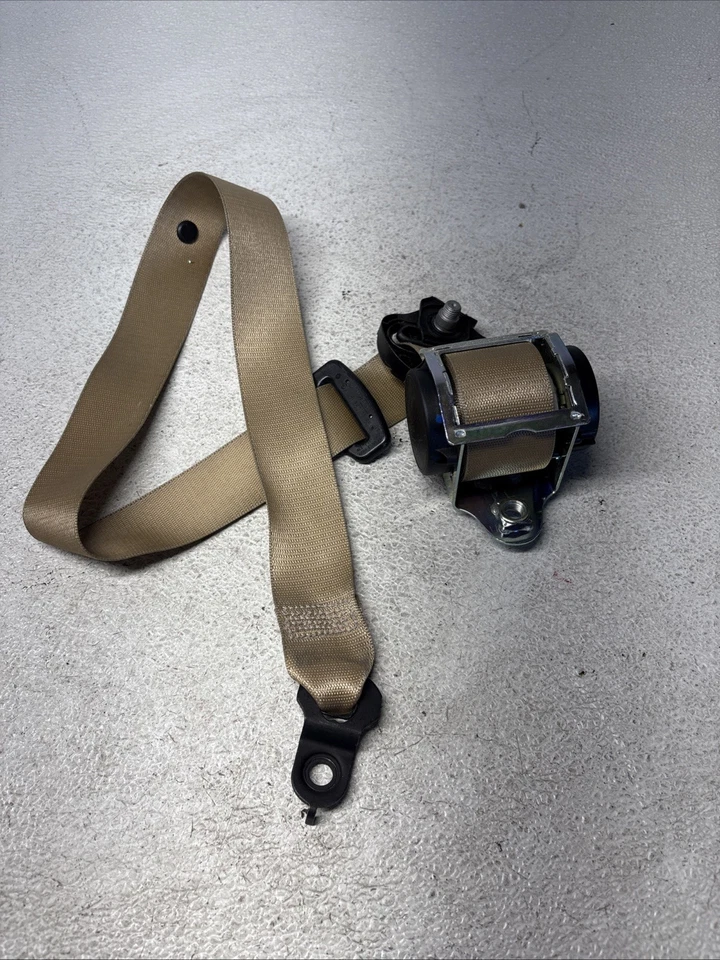 06-08 Cinturón de seguridad delantero derecho beige OEM Mercedes W164 ML63 AMG GL450 Foto 1 de 4