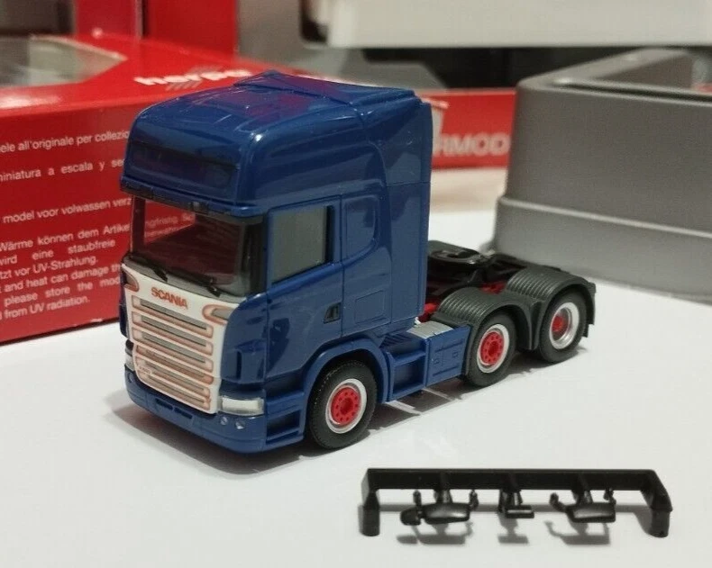 Scania R blu cerchi rosso usato come nuovo Herpa scala 1/87 - Immagine 1 di 2