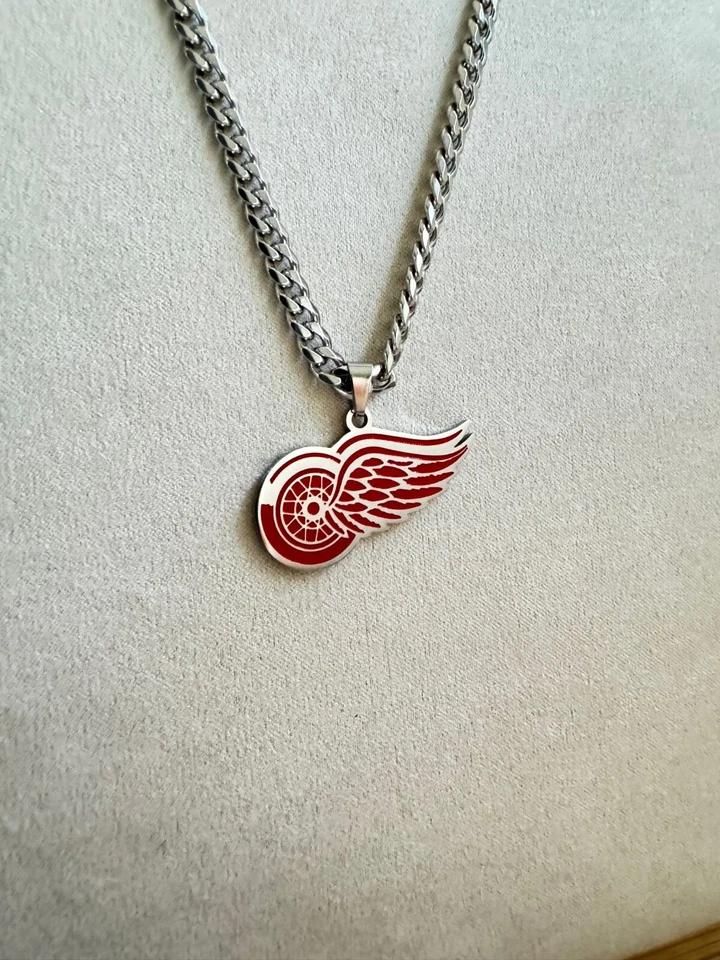 Ожерелье Detroit Red Wings — кубинская цепочка 5 мм — 22 дюйма — хоккей НХЛ — рождественский подарок - Изображение 1 из 2