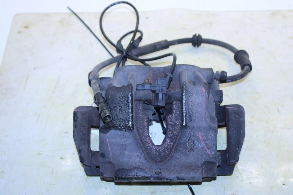 2012-2015 Mercedes-Benz ML350 Front Right Side Brake Disc Caliper 166-421-02-81 - Image 1 of 4