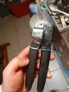 Prensa de ajo de acero inoxidable OXO Good Grips - Imagen 1 de 10