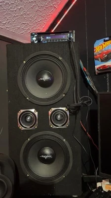 2 个 Skar 塔和 500 瓦 Skar 放大器,地毯盒,每个 4 个扬声器 — 第 1/4 张图片