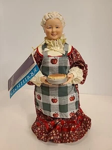 POSSIBLE DREAMS CLOTHTIQUE Mrs. Claus ~ #713290 ~ APPLE OF HIS EYE ~ - Picture 1 of 5