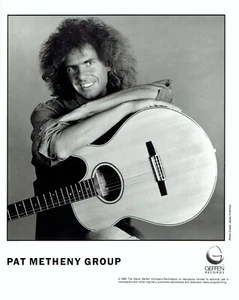 1989 Press Photo jazz guitarist Pat Metheny of the Pat Metheny Group - Picture 1 of 2