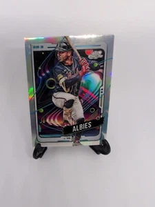2024 Topps Cosmic Chrome - Refractor #166 Ozzie Albies - Picture 1 of 10