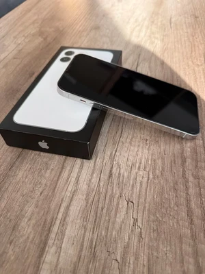 Apple iPhone 13 Pro Max - 100% Batterie - 128GB - Silber (Ohne Simlock) - Bild 1 von 4