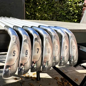 Callaway X-Hot Eisensatz Herren / 5-SW / Regular Flex / Project X Graphitschaft - Bild 1 von 6