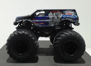 Hot Wheels Monster Jam Monster Truck Crusader  1:64 - Picture 1 of 3