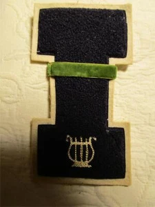 Vintage patch with letter I green ribbon - Picture 1 of 3