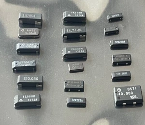XTAL OSCILLATORI CRISTALLI DI QUARZO SMD/SMT 4 PIN FREQ 3 - 40MHz 4 PEZZI K4A - Foto 1 di 19
