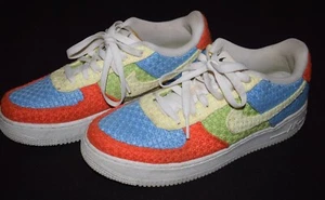 Nike Air Force 1 Low LV8 Hemp taglia 7Y sneaker rosso blu citron DV2192-400 ~ F3#22 - Foto 1 di 11