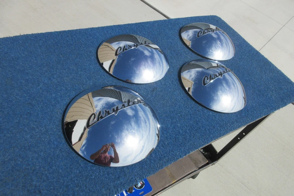 NOS Chrysler HUBCAPS 1946 1947 1948 Set Town & Country Windsor Foto 1 de 4