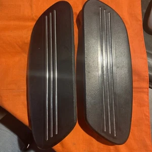 USED HARLEY DAVIDSON STREAMLINER FOOTBOARD FLOORBOARD INSERT 50689-11 50684-11 - Picture 1 of 9