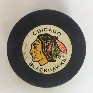 CHICAGO BLACKHAWKS NHL HOCKEY PUCK InGlasCo Made In Czechoslavakia - Picture 1 of 10
