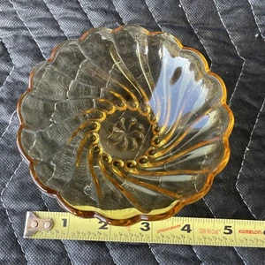 Dessertschalen Bernsteinfarbe Haselnussware wirbelt 5 Zoll über Vintage - Bild 1 von 2