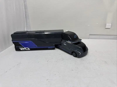 Camión semirremolque transformador Jackson Storm 2.0 Disney Pixar Cars Foto 1 de 4