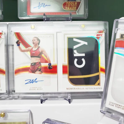 2023 Panini Immaculate UFC Zhang Weili Booklet /8 Patch Auto - Image 1 of 4