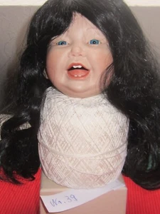 NEUE Puppen - Perücke  Nr. 39  Kopfumfang 28 - 29 cm  Langhaar schwarz !! - Bild 1 von 4