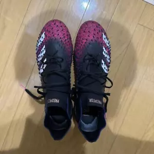 Buty piłkarskie Adidas Predator Freak.1 FG FW7241 US 9 - Zdjęcie 1 z 3
