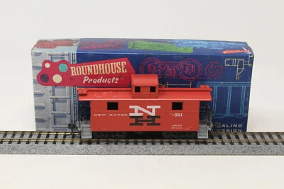 HO Roundhouse / Bev-Bel 4996 2-Window Steel Caboose New Haven NH C-591 Red - Image 1 of 4