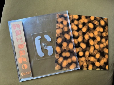 GARBAGE - QUEER - UK - 7" SINGLE - LIMITED EDITION NUMBERED PLASTIC OUTER CASE - Image 1 of 4