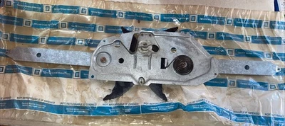 73-80 Chevrolet GMC Tailgate Manual Window Regulator Suburban Blazer Jimmy K5 - Image 1 of 4