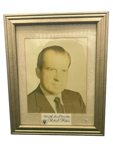 Vintage President Richard nixon signed photo 8x10 - Picture 1 of 3