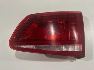 2013-2017 VW Touareg Right Side Inner Tail Light Lamp LED 7P6945308 CLEAN OEM - Picture 1 of 5