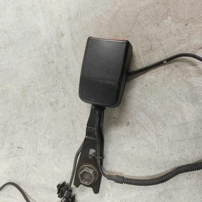 Приемник ремня безопасности для левой стороны водителя для Mazda Protege 2001-2003 годов выпуска - Изображение 1 из 4