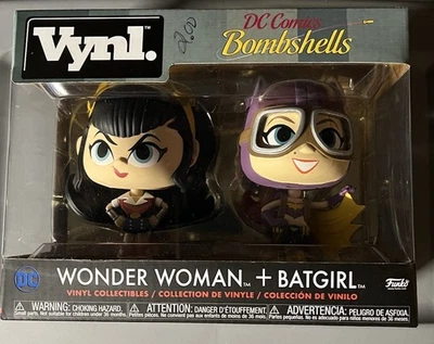 ¡Figura DC Bombshells Vynl! Wonder Woman & Batgirl Foto 1 de 2
